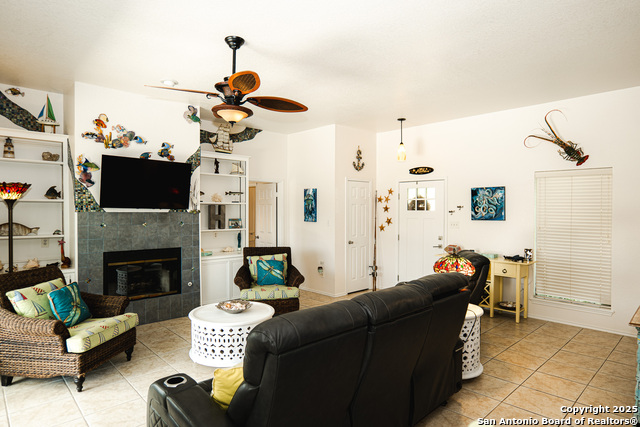 Listing photo id 1 for 13849 Doubloon St