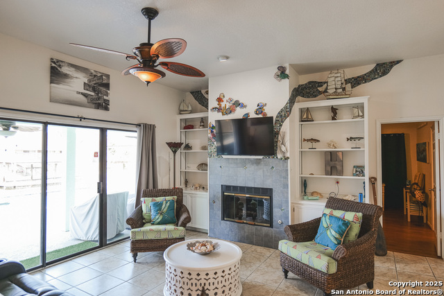 Listing photo id 5 for 13849 Doubloon St