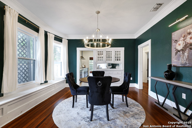Image 12 of 46 For 617 Park Ave E