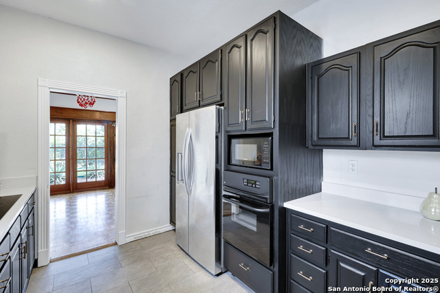 Image 16 of 46 For 617 Park Ave E