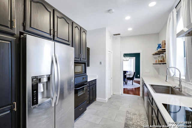 Image 17 of 46 For 617 Park Ave E