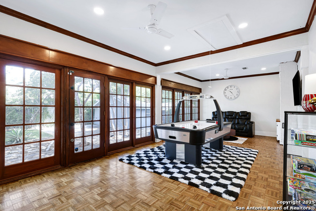 Image 19 of 46 For 617 Park Ave E