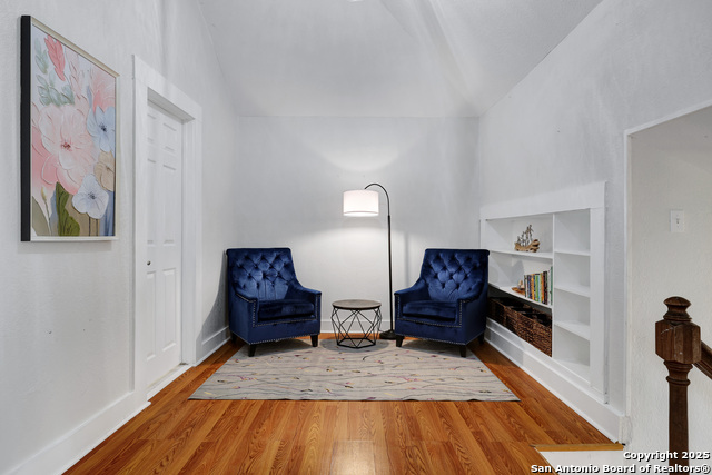 Image 33 of 46 For 617 Park Ave E