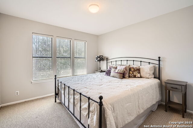 Listing photo id 16 for 607 Morning Hill