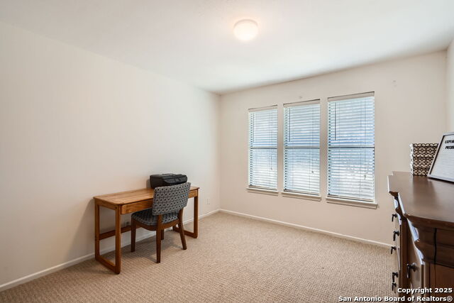 Listing photo id 19 for 607 Morning Hill