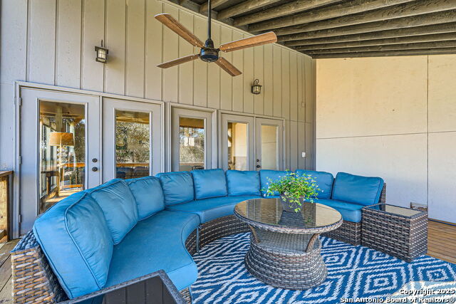 Listing photo id 23 for 607 Morning Hill