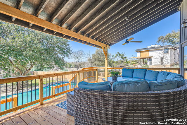 Listing photo id 24 for 607 Morning Hill