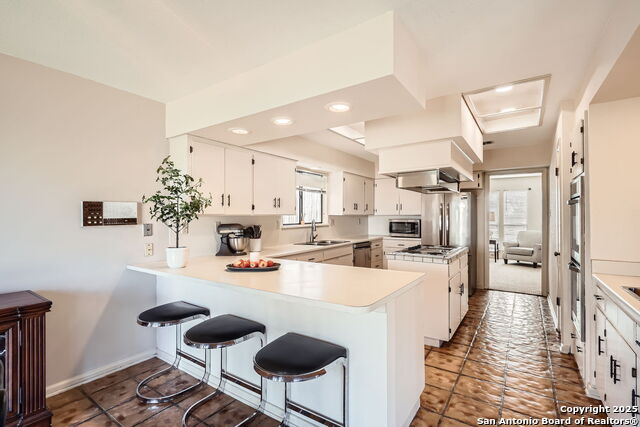 Listing photo id 7 for 607 Morning Hill