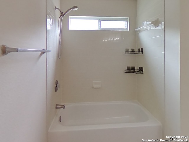Image 22 of 41 For 943 Tisbury Pkwy