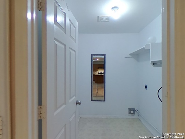 Image 25 of 41 For 943 Tisbury Pkwy