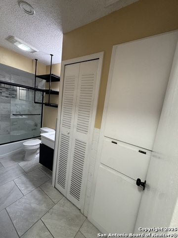 Listing photo id 15 for 923 Vance Jackson  1406
