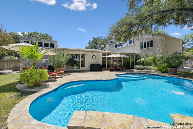 Listing photo id 27 for 111 Wickford Way