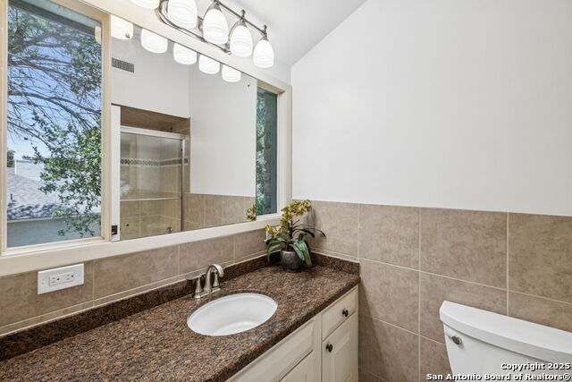 Listing photo id 30 for 111 Wickford Way