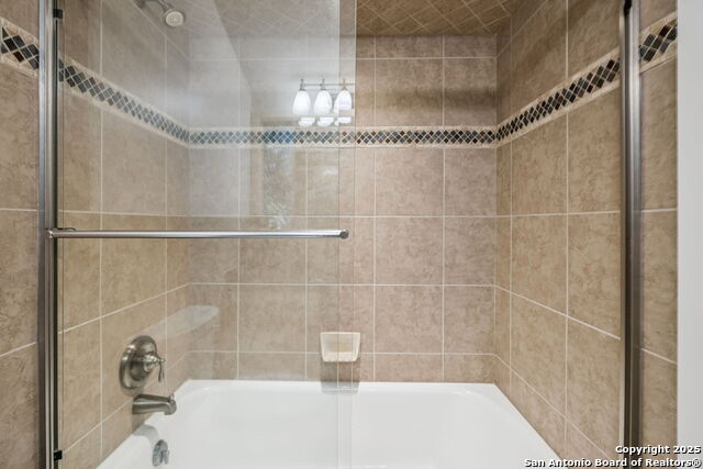 Listing photo id 31 for 111 Wickford Way