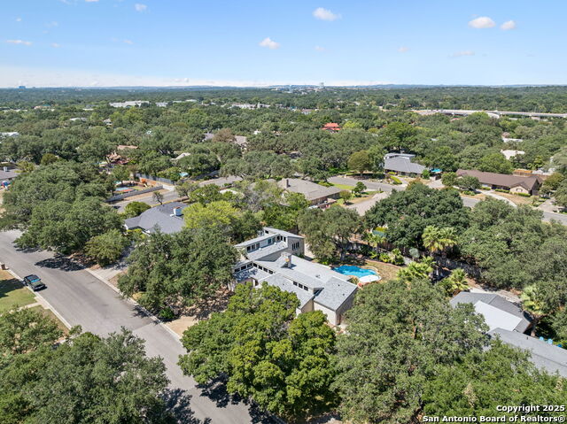 Listing photo id 39 for 111 Wickford Way