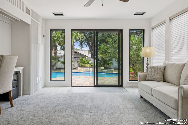 Listing photo id 7 for 111 Wickford Way