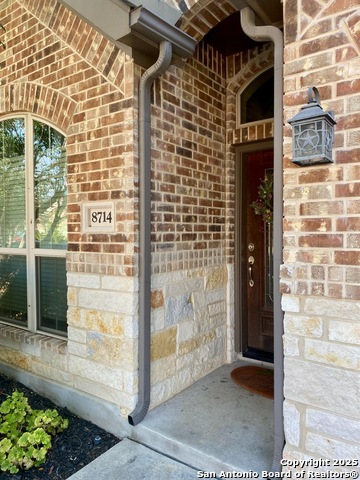 Listing photo id 0 for 8714 White Crown