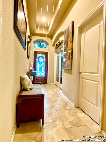 Listing photo id 2 for 8714 White Crown