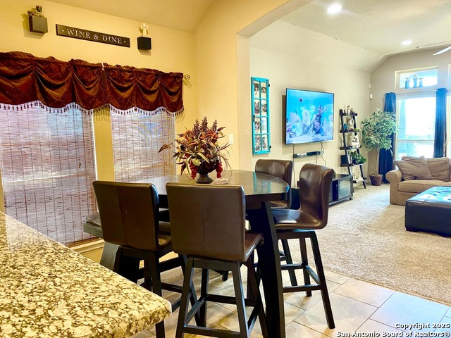 Listing photo id 5 for 8714 White Crown