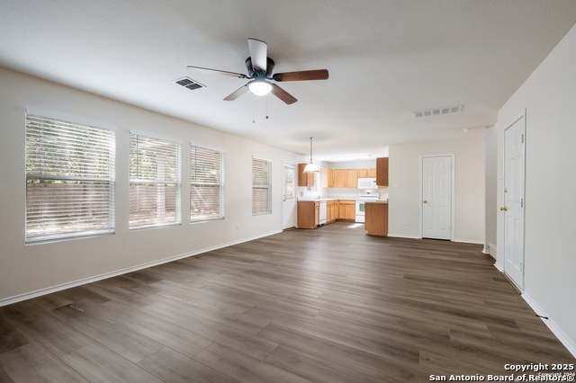 Image 7 of 18 For 11006 Hillsdale Loop