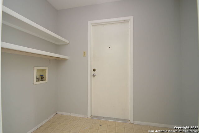 Image 22 of 25 For 8611 Tanbark Dr