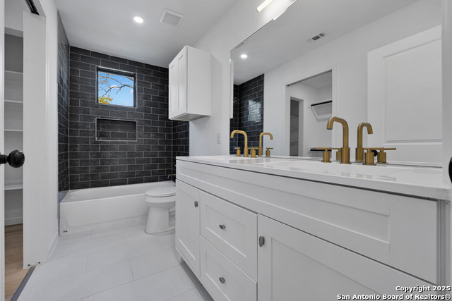Listing photo id 9 for 814 Olive #1 N