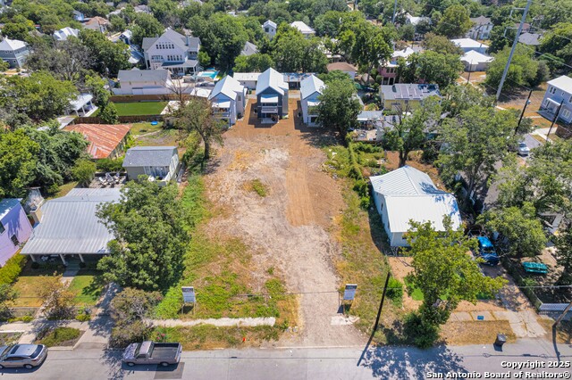 Listing photo id 12 for 814 Olive #1 N