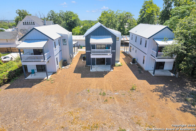 Listing photo id 17 for 814 Olive #1 N