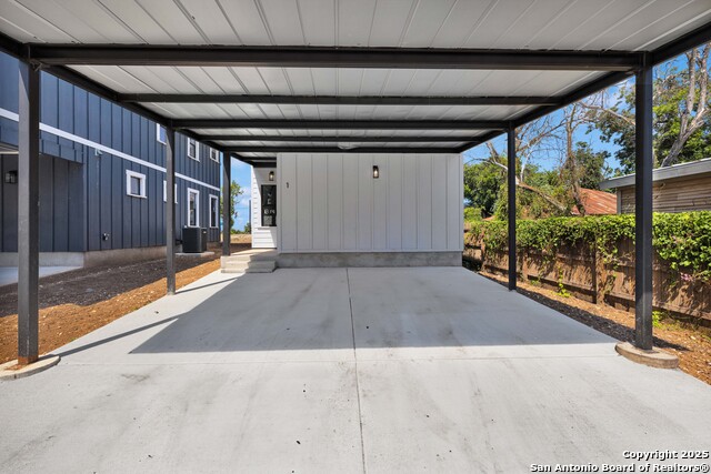 Listing photo id 1 for 814 Olive #1 N