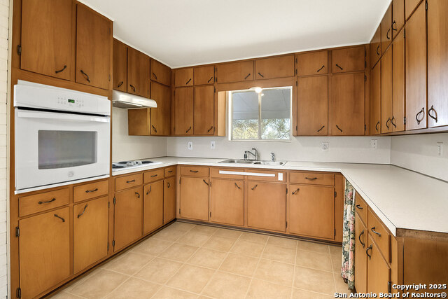 Image 2 of 22 For 1741 Westview