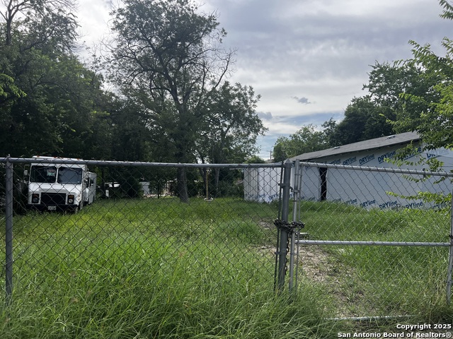 Listing photo id 0 for 307 San Bernardo S