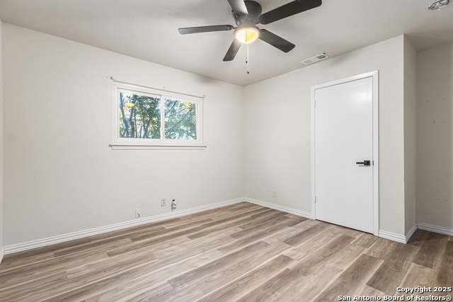 Image 10 of 31 For 5914 Forest Mill St