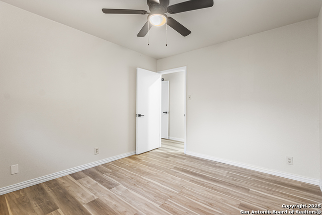 Image 13 of 31 For 5914 Forest Mill St
