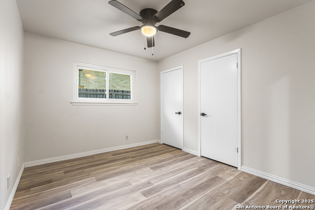 Image 14 of 31 For 5914 Forest Mill St