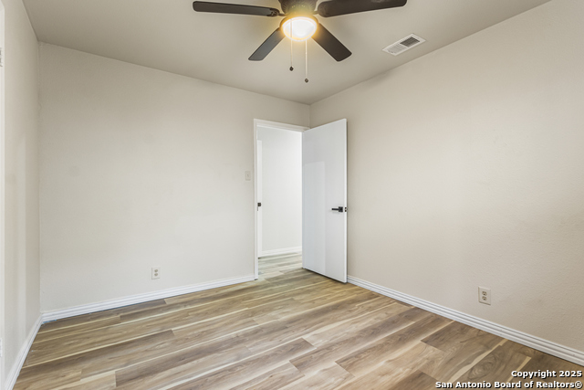 Image 15 of 31 For 5914 Forest Mill St