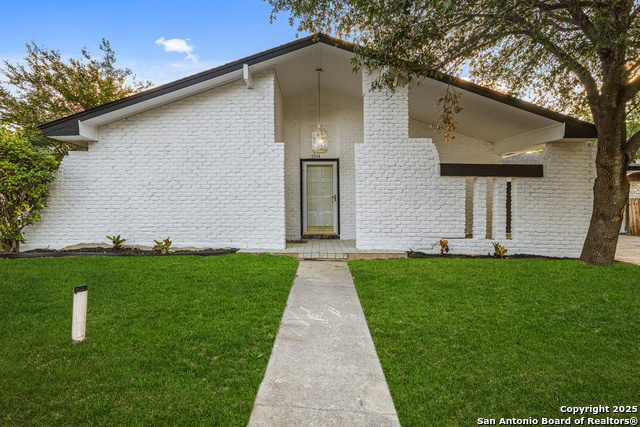 Image 4 of 31 For 5914 Forest Mill St