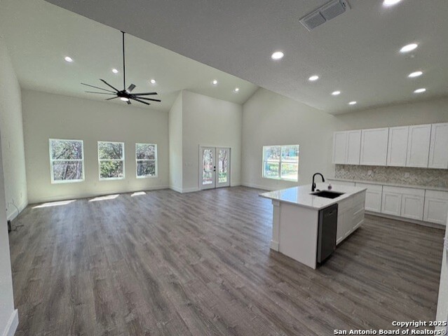 Image 19 of 35 For 664 Rolling Hills