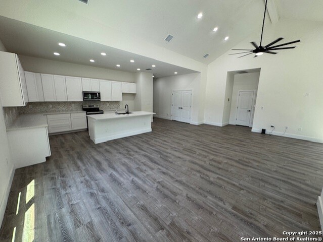 Image 25 of 35 For 664 Rolling Hills