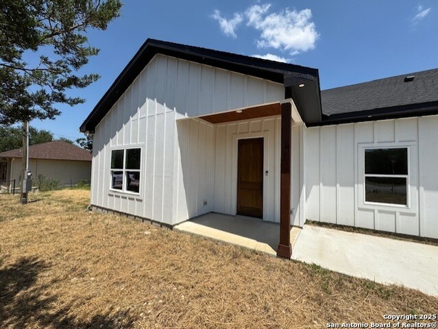 Image 3 of 35 For 664 Rolling Hills