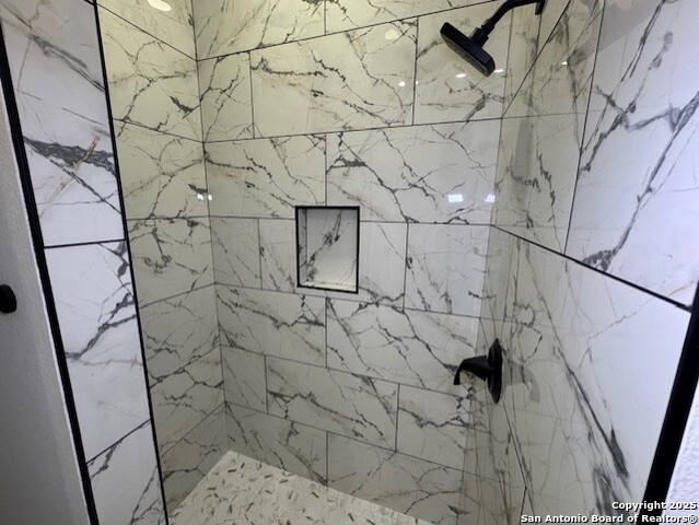 Image 34 of 35 For 664 Rolling Hills