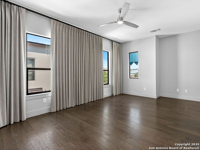 Listing photo id 23 for 825 Saint Mary's Street N 102