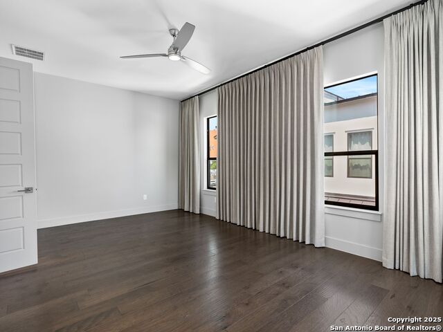 Listing photo id 25 for 825 Saint Mary's Street N 102