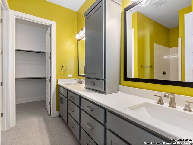 Listing photo id 26 for 825 Saint Mary's Street N 102