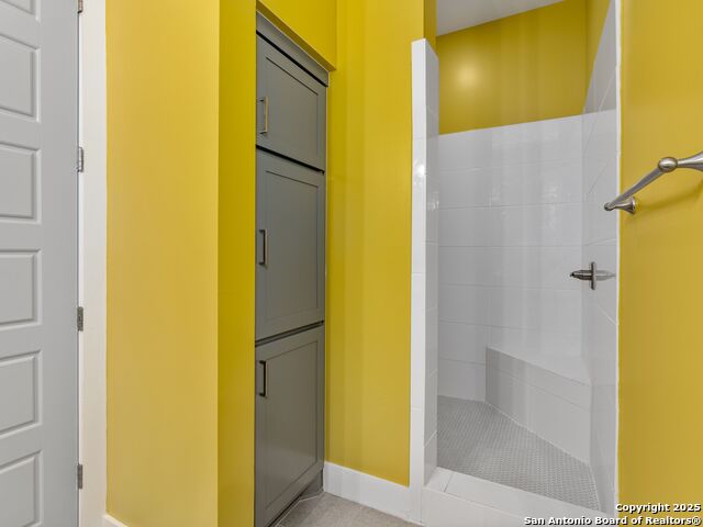 Listing photo id 27 for 825 Saint Mary's Street N 102