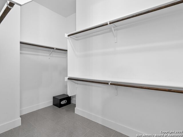 Listing photo id 28 for 825 Saint Mary's Street N 102