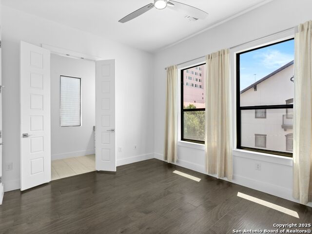 Listing photo id 29 for 825 Saint Mary's Street N 102