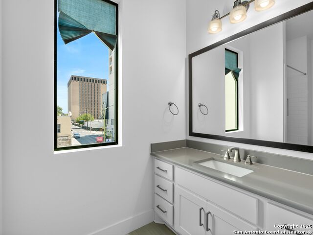 Listing photo id 32 for 825 Saint Mary's Street N 102