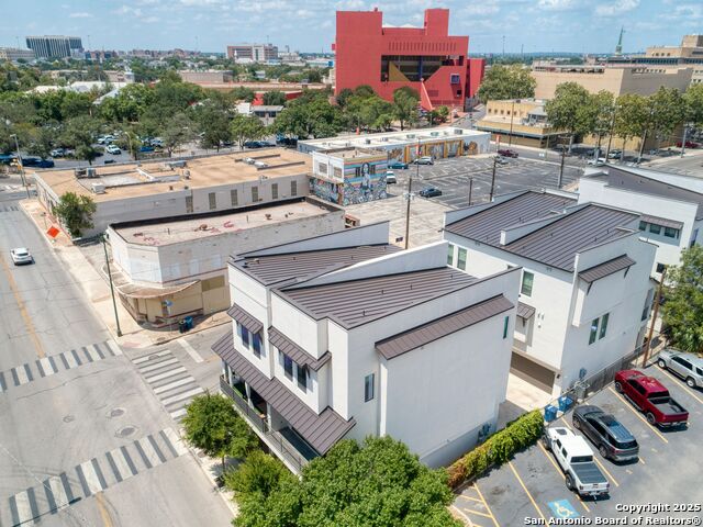 Listing photo id 37 for 825 Saint Mary's Street N 102