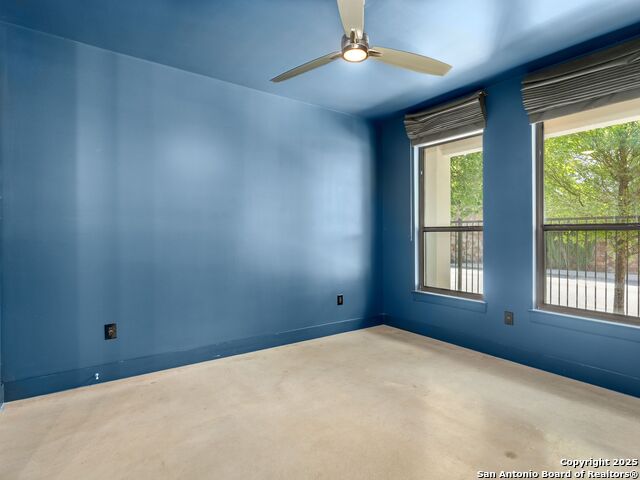 Listing photo id 4 for 825 Saint Mary's Street N 102