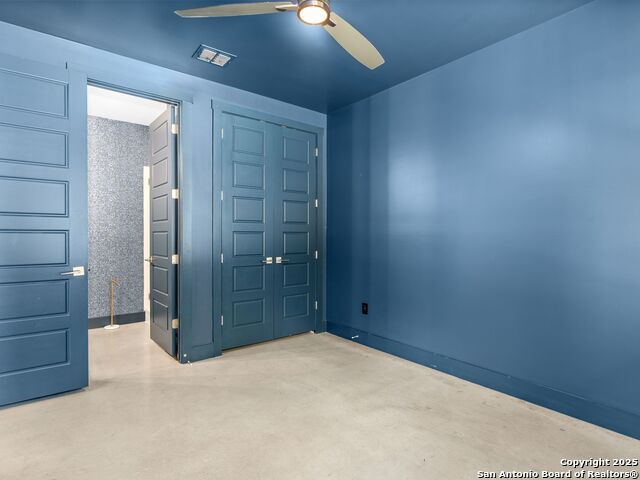 Listing photo id 5 for 825 Saint Mary's Street N 102